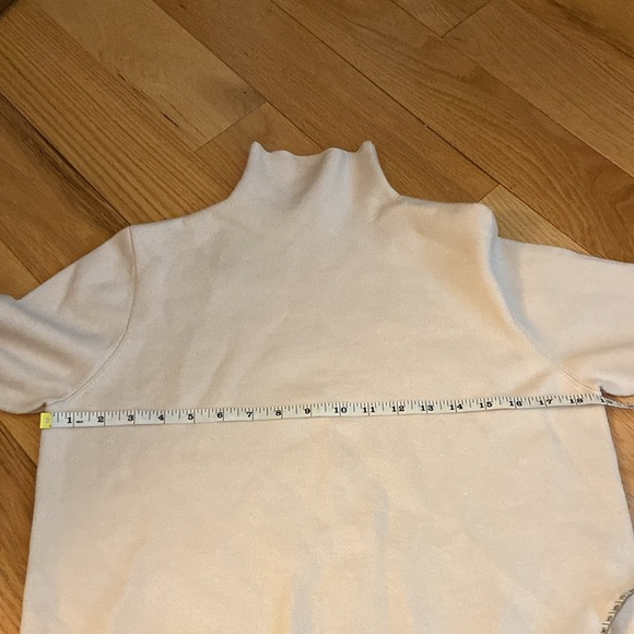 & Other Stories Cream High Neck Viscose Blend Cropped Sweater size XS, preloved - Picture 12 of 12